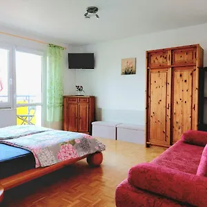 Apartment Helles Mit Balkon Am Großen Garten Nahe Stadtzentrum, Dresden